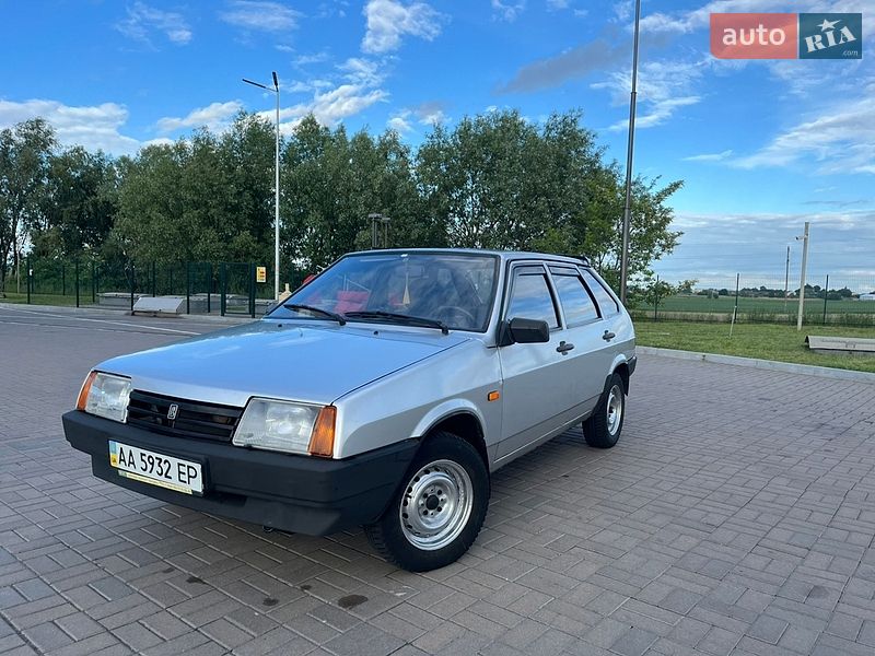 Хэтчбек ВАЗ / Lada 2109 2005 в Броварах