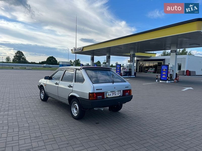 Хэтчбек ВАЗ / Lada 2109 2005 в Броварах
