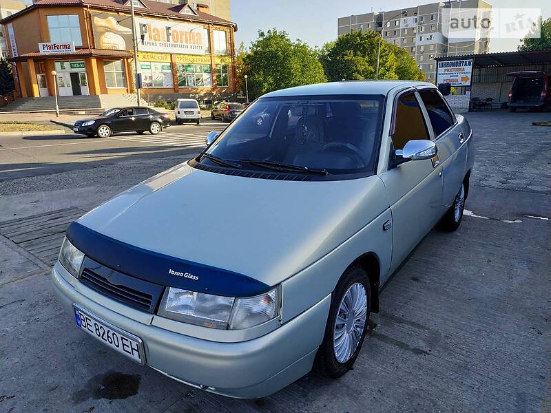 Седан ВАЗ / Lada 2110 2001 в Южноукраинске