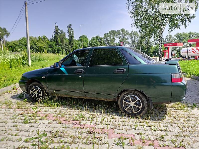 Седан ВАЗ / Lada 2110 2004 в Черновцах