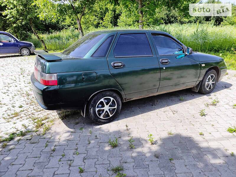 Седан ВАЗ / Lada 2110 2004 в Черновцах