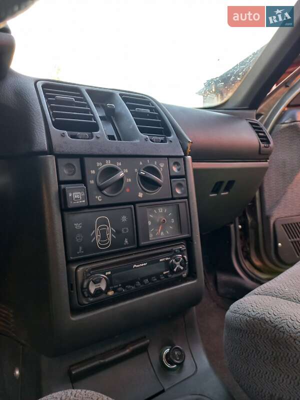 Седан ВАЗ / Lada 2110 2000 в Рокитному