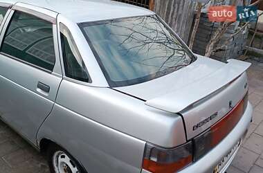 Седан ВАЗ 2110 2004 в 