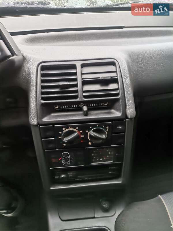 Седан ВАЗ / Lada 2110 2003 в Івано-Франківську