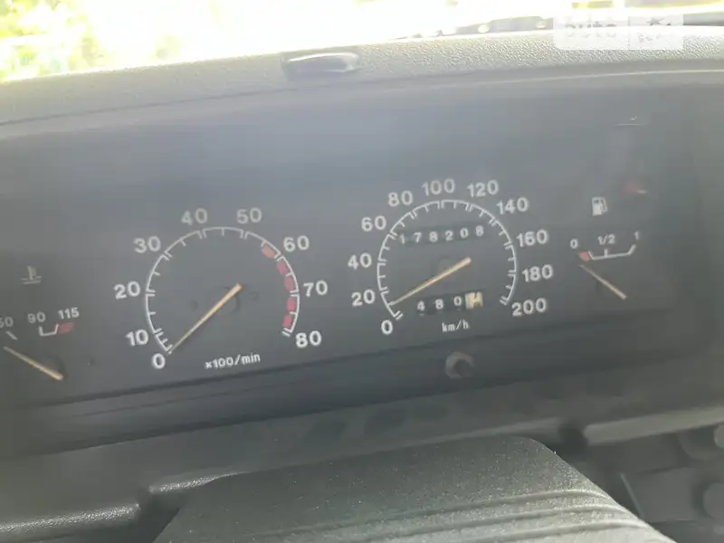Седан ВАЗ 2110 2000 в 