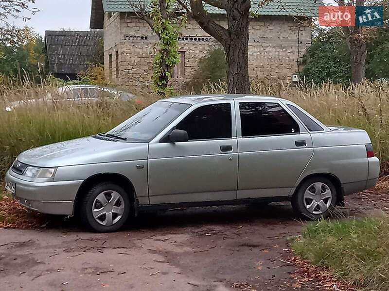 Седан ВАЗ 2110 2003 в 
