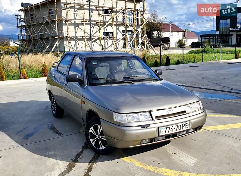 Седан ВАЗ / Lada 2110 2002 в Ивано-Франковске