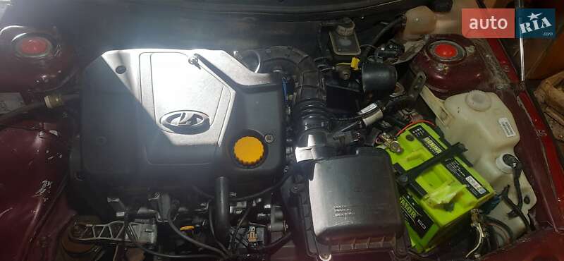 Седан ВАЗ / Lada 2110 2004 в Николаеве