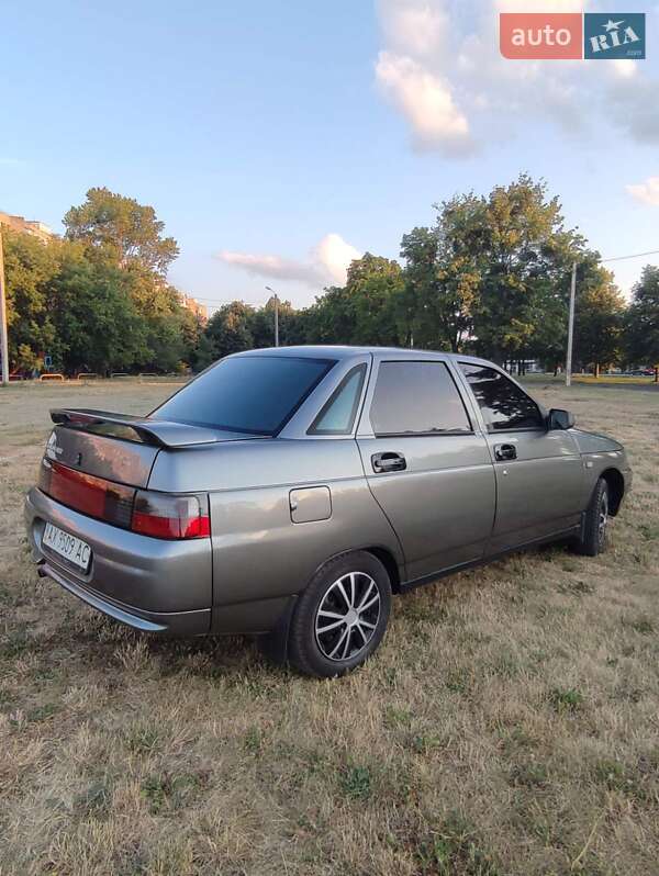 Седан ВАЗ / Lada 2110 2002 в Харькове