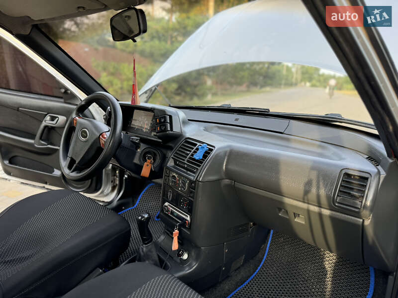 Седан ВАЗ / Lada 2110 2003 в Измаиле