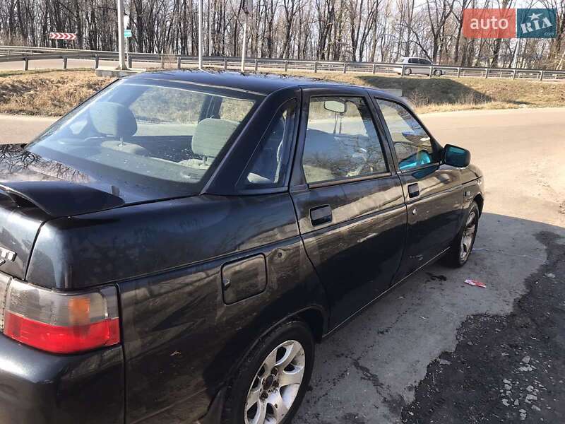 Седан ВАЗ / Lada 2110 2004 в Киеве