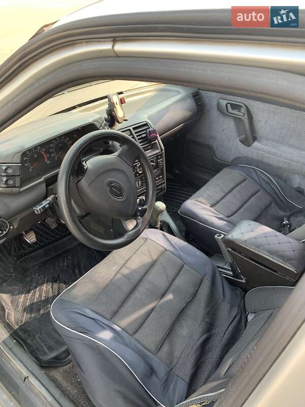 Седан ВАЗ / Lada 2110 2002 в Харькове