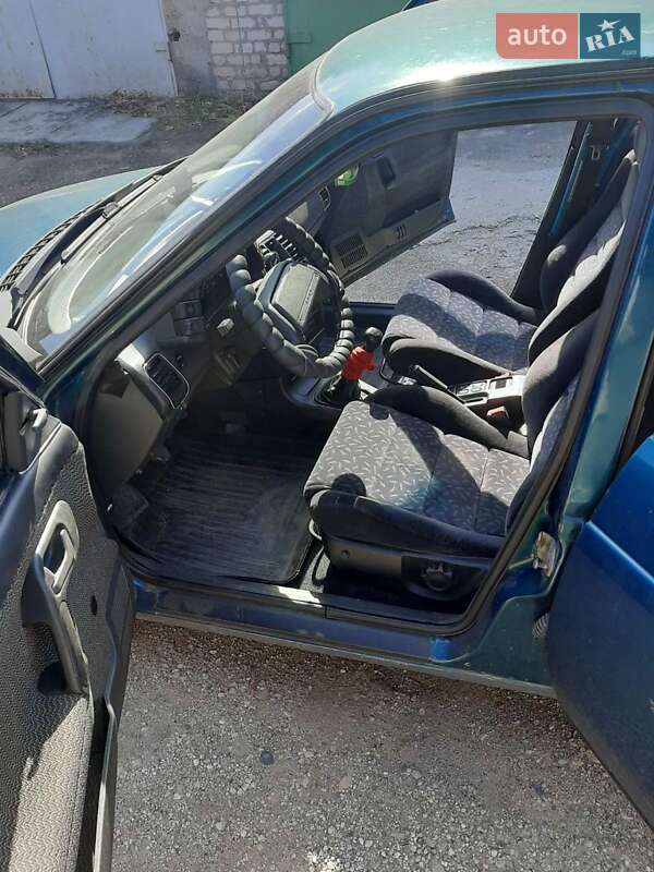Седан ВАЗ / Lada 2110 2000 в Кривом Роге