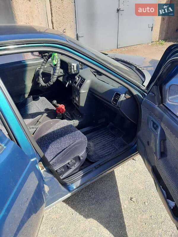 Седан ВАЗ / Lada 2110 2000 в Кривом Роге