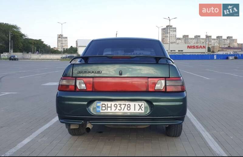 Седан ВАЗ / Lada 2110 2004 в Одессе