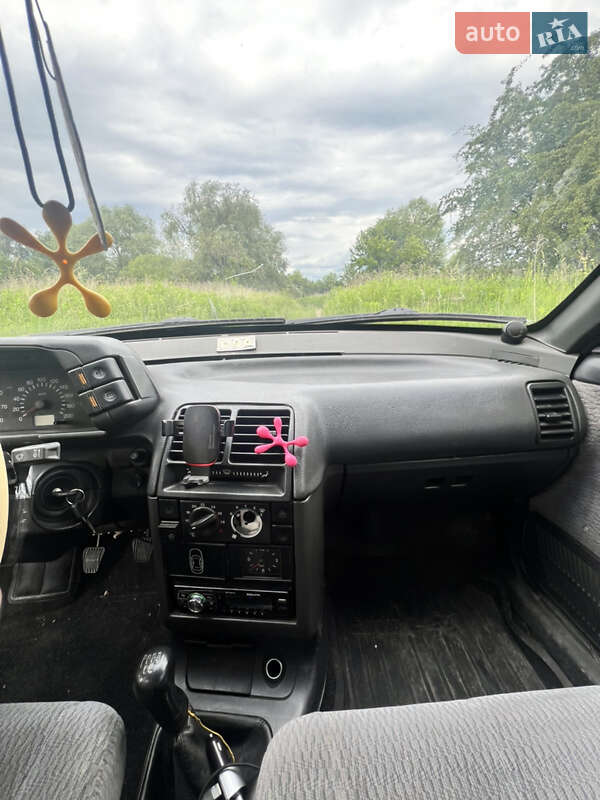 Седан ВАЗ / Lada 2110 2002 в Добромиле