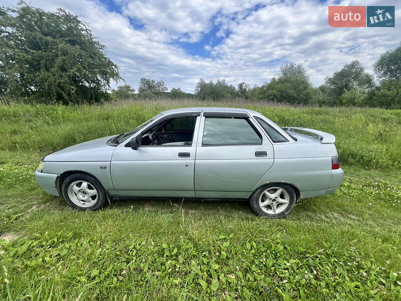 Седан ВАЗ / Lada 2110 2002 в Добромиле