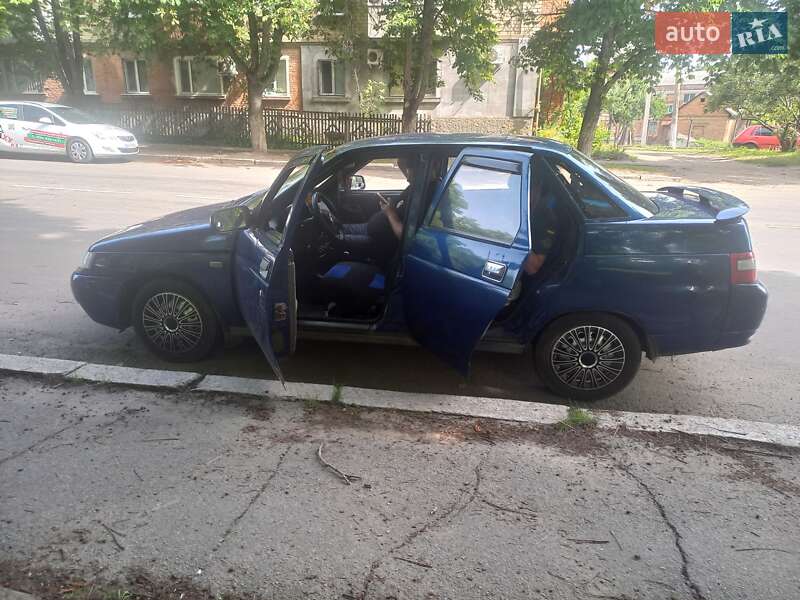 Седан ВАЗ / Lada 2110 2001 в Первомайске