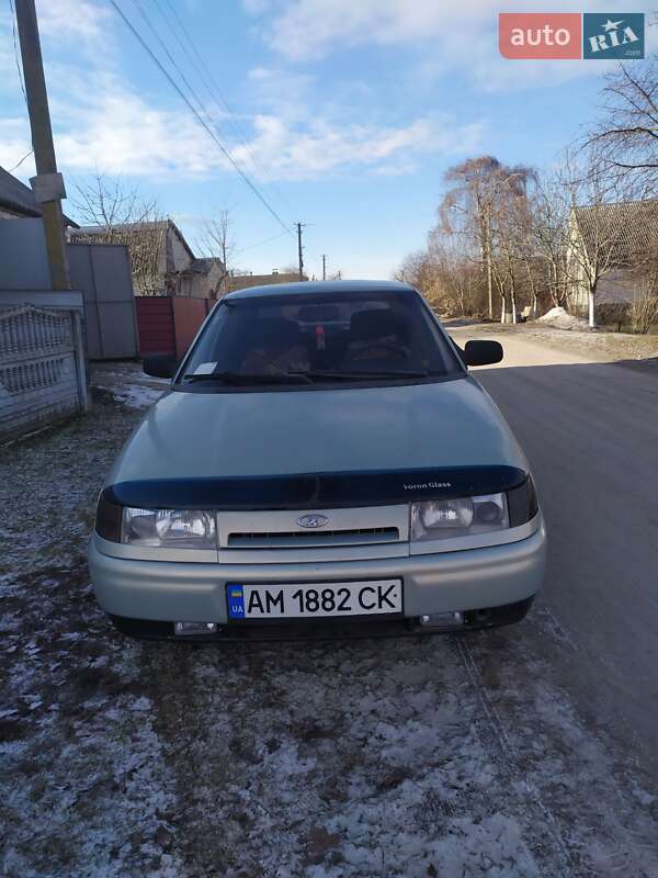Седан ВАЗ / Lada 2110 2001 в 