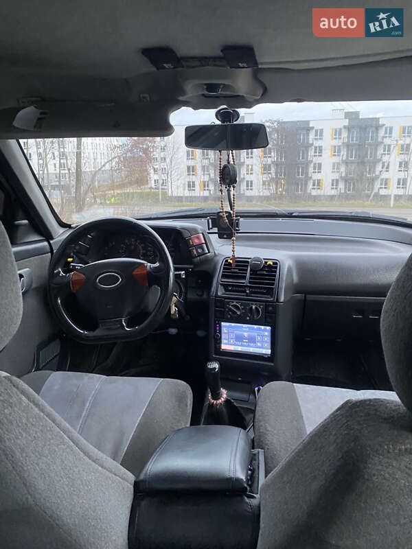 Седан ВАЗ / Lada 2110 2004 в Львові