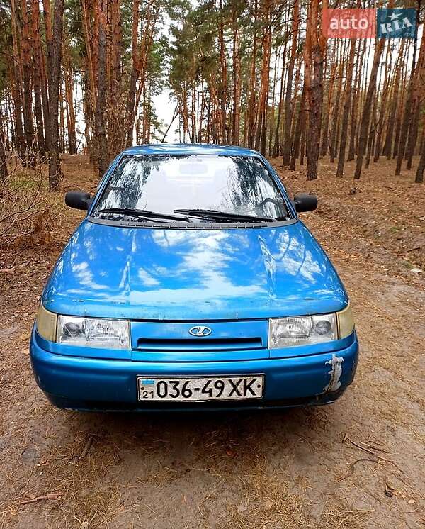 Седан ВАЗ / Lada 2110 2000 в Змиеве