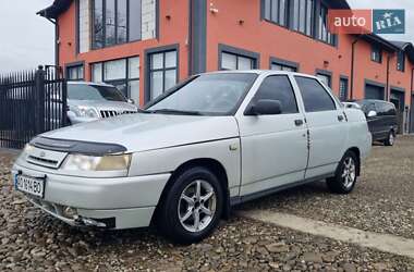 Седан ВАЗ 2110 2004 в 