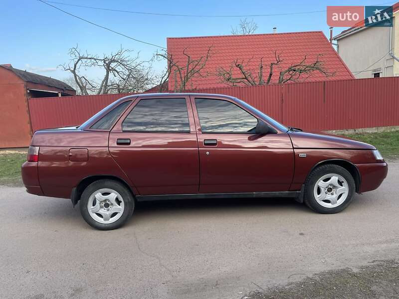 Седан ВАЗ / Lada 2110 1999 в Прилуках