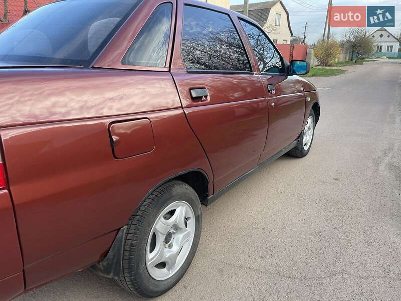 Седан ВАЗ / Lada 2110 1999 в Прилуках