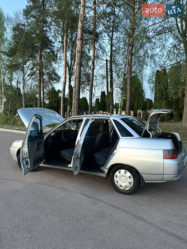 Седан ВАЗ / Lada 2110 2005 в Житомире