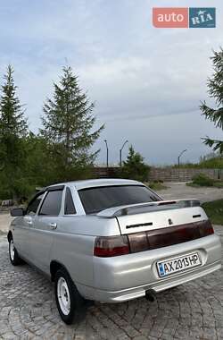 Седан ВАЗ 2110 2002 в 