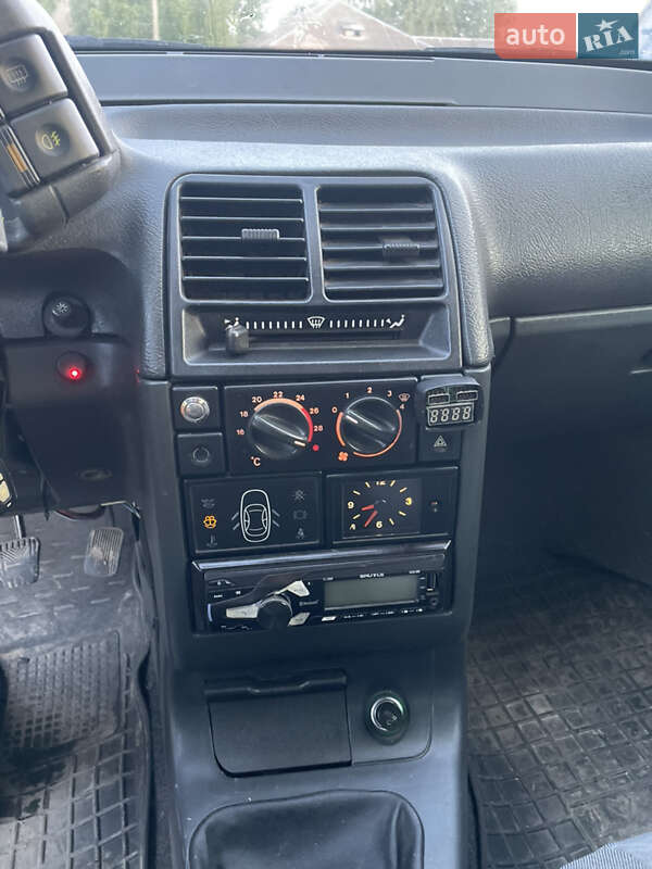 Седан ВАЗ / Lada 2110 2004 в Дубно фото 10 Седан ВАЗ / Lada 2110 2004 в Дубно