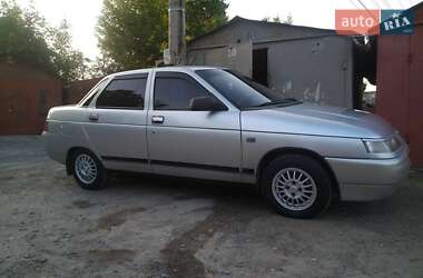 Седан ВАЗ 2110 2003 в 