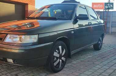 Седан ВАЗ 2110 2004 в 
