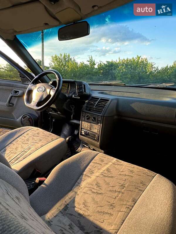 Седан ВАЗ / Lada 2110 2006 в Устинівці