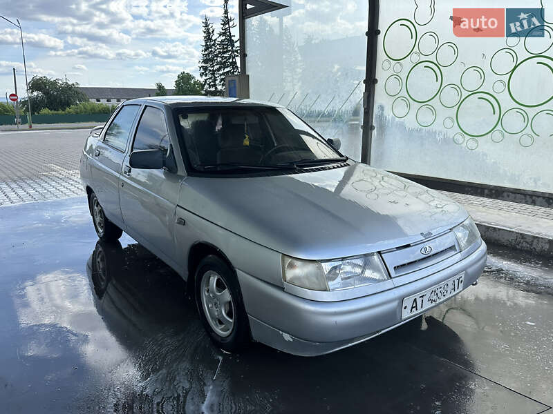 Седан ВАЗ 2110 2002 в 