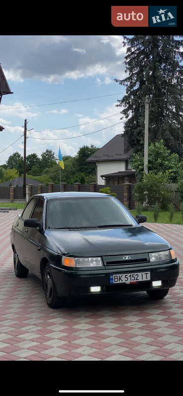 Седан ВАЗ / Lada 2110 2002 в Ровно