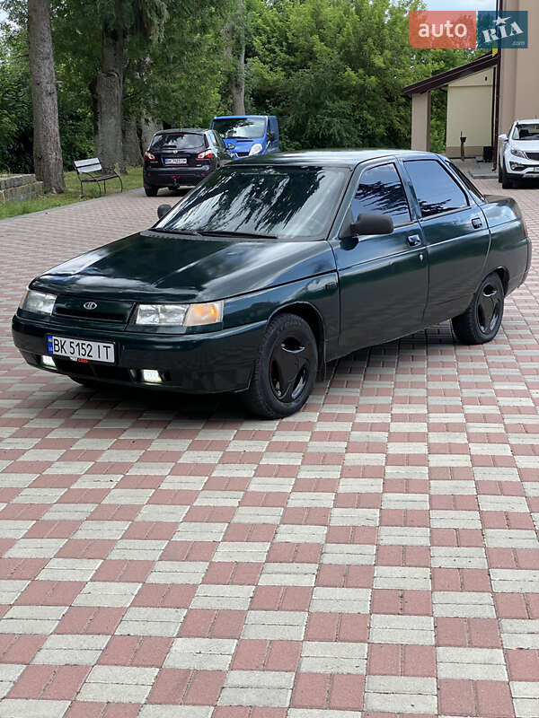 Седан ВАЗ / Lada 2110 2002 в Ровно