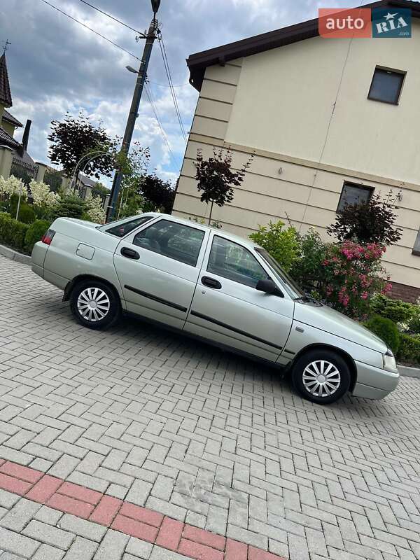 Седан ВАЗ / Lada 2110 2005 в Золочеве