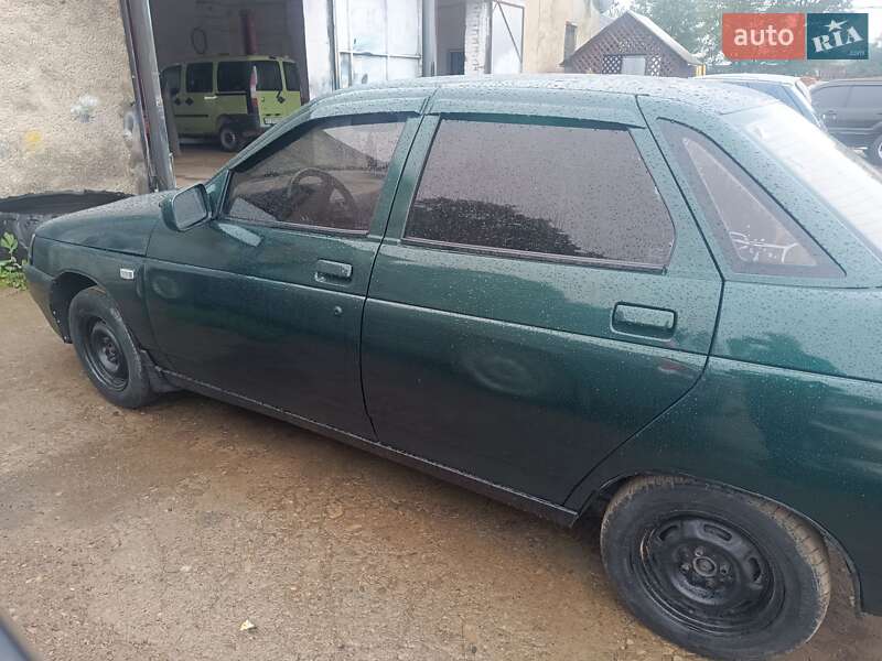 Седан ВАЗ / Lada 2110 2000 в Перегінське