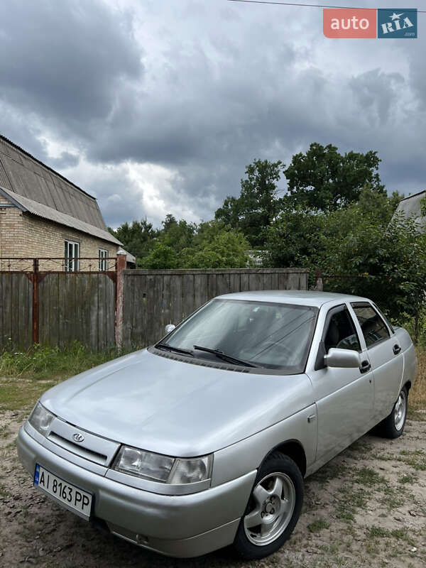 Седан ВАЗ / Lada 2110 2002 в Києві