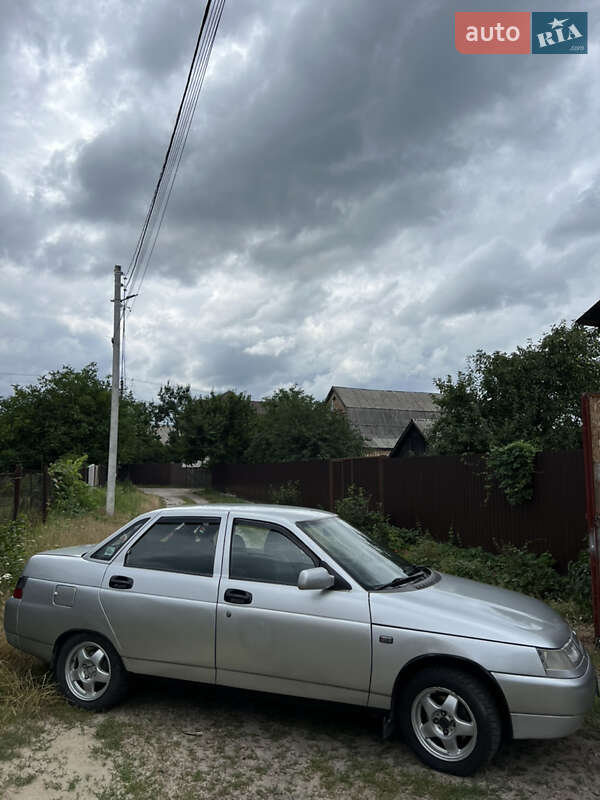 Седан ВАЗ / Lada 2110 2002 в Києві