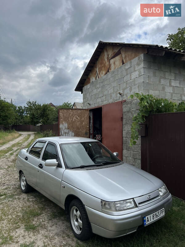 Седан ВАЗ / Lada 2110 2002 в Києві