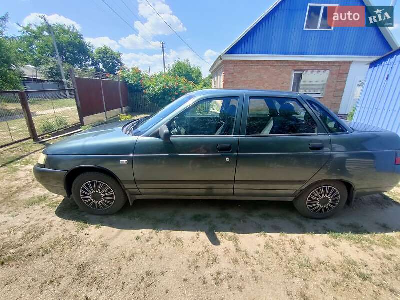 Седан ВАЗ / Lada 2110 2006 в Новой Праге