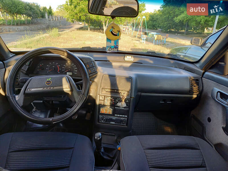 Седан ВАЗ / Lada 2110 2001 в Южноукраинске фото 4 Седан ВАЗ / Lada 2110 2001 в Южноукраинске