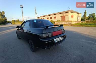 Седан ВАЗ 2110 2004 в 