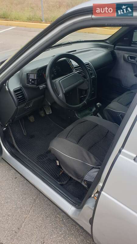 Седан ВАЗ / Lada 2110 2002 в Запорожье