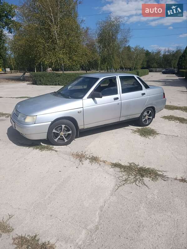 Седан ВАЗ / Lada 2110 2004 в Никополе