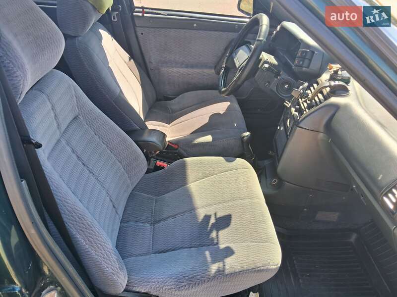 Седан ВАЗ / Lada 2110 2002 в Каневе