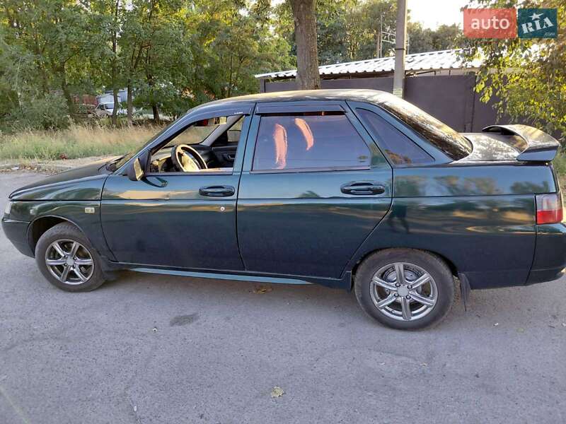 Седан ВАЗ / Lada 2110 2002 в Днепре