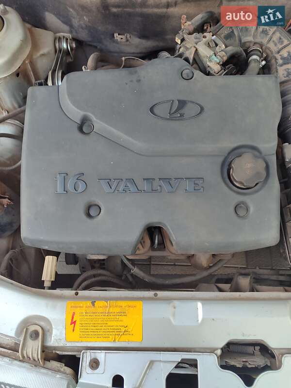 Седан ВАЗ / Lada 2110 2005 в Новомосковске фото 6 Седан ВАЗ / Lada 2110 2005 в Новомосковске